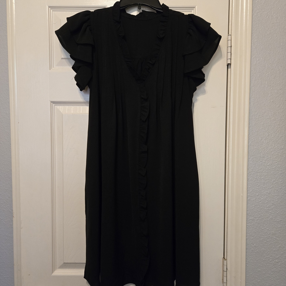 BlacRuffle Sleeve Midi Dress